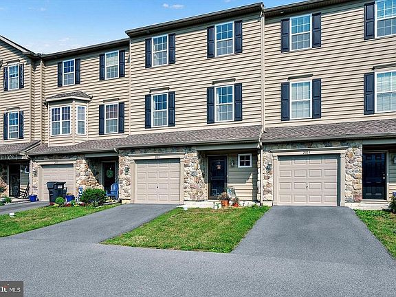 3rd image of 2013 Crown Mill Dr