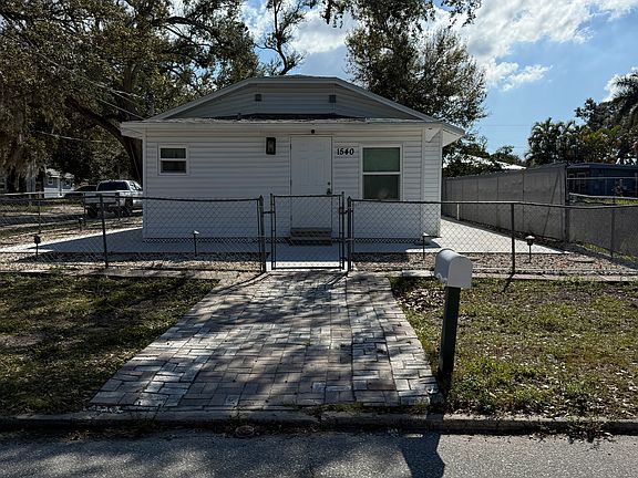 3rd image of 1540 7th Ave E