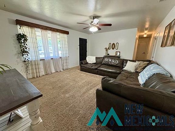 2nd image of 1917 N Blanco Dr