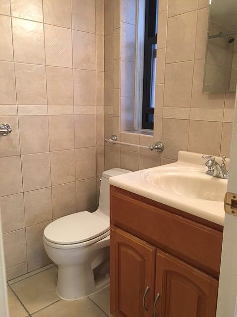 1st image of 66 Orchard St APT 3