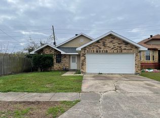 7425 Connaught Dr, Marrero, LA 70072