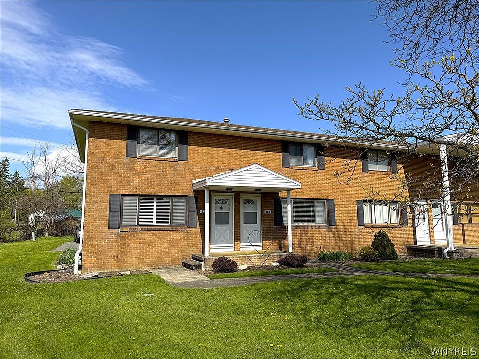 1st image of 221 Greenmeadow Dr
