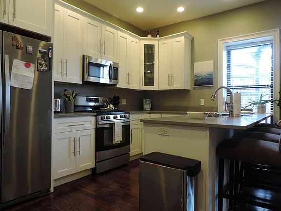 2nd image of 432 E 5th St #2