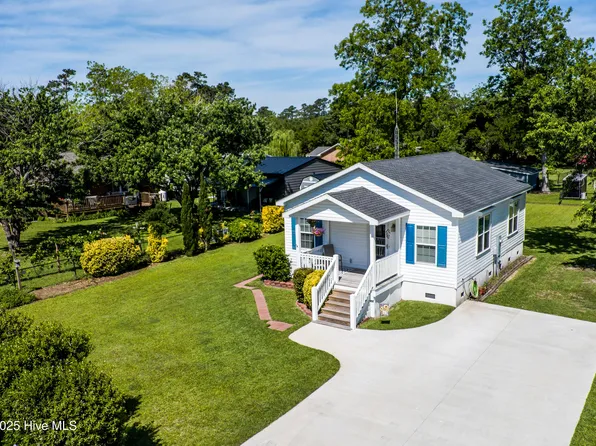 2003 Riverview Lane, Morehead City, NC 28557