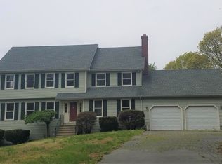 19 Knollcrest Dr, Trumbull, CT 06611