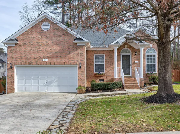 106 Daleshire Dr, Cary, NC 27519