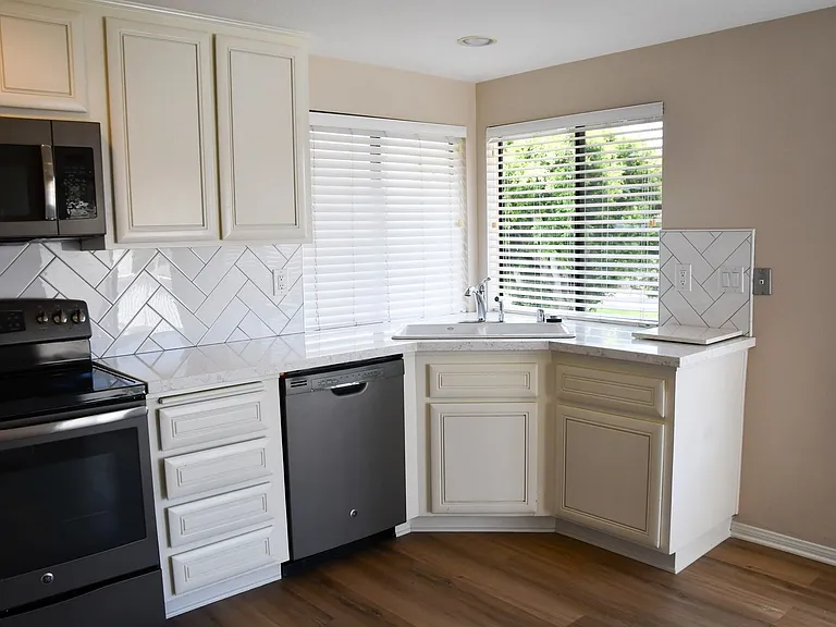 2337 Skyline Dr — Photo 19