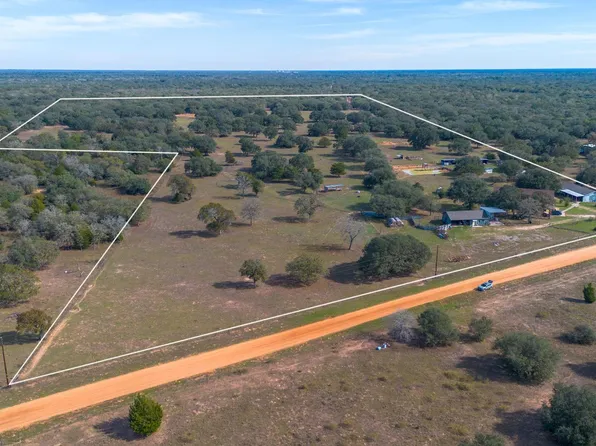 1009 Private Road 1024, Hallettsville, TX 77964
