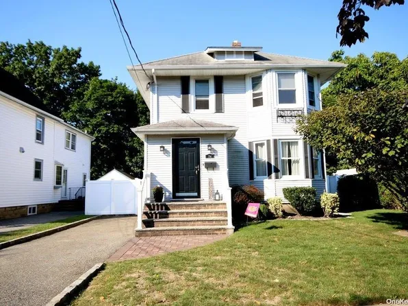 714 Clemons Street, Bellmore, NY 11710