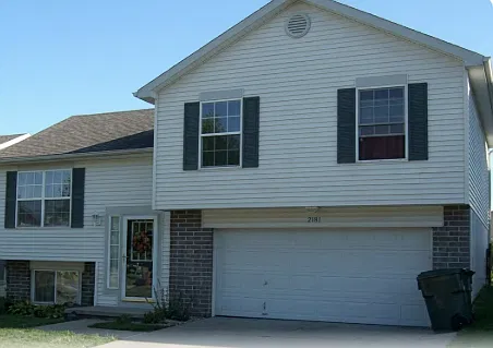 3 bed, 1348 sqft, $2,000 — Photo 1