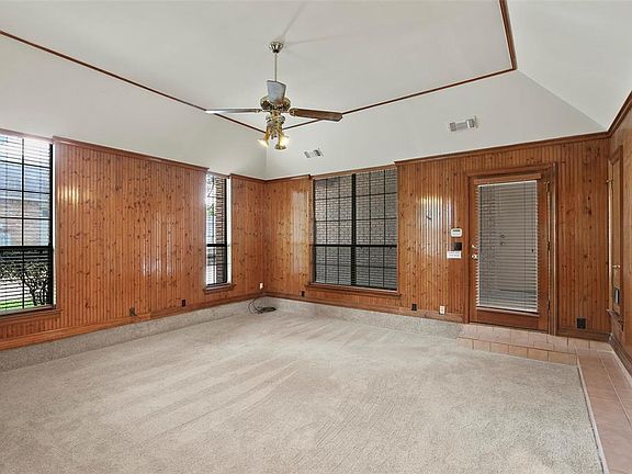 5th image of 5904 Bay Cove Dr