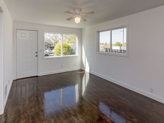 4th image of 605 E 57th St