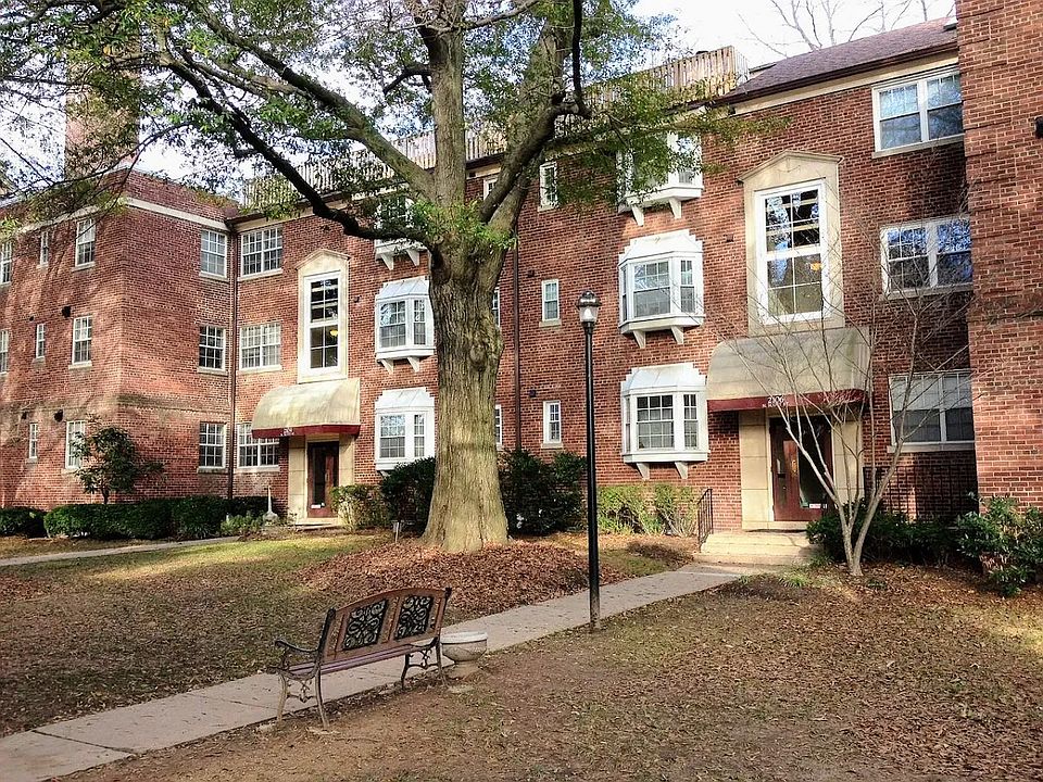 1st image of 2104 N Scott St APT 37