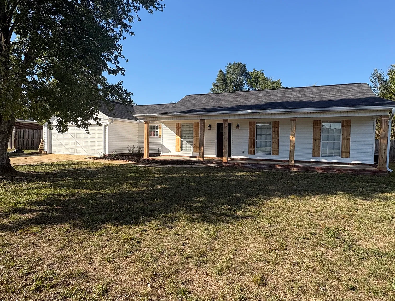 4 bed, 1742 sqft, $2,400 — Photo 2