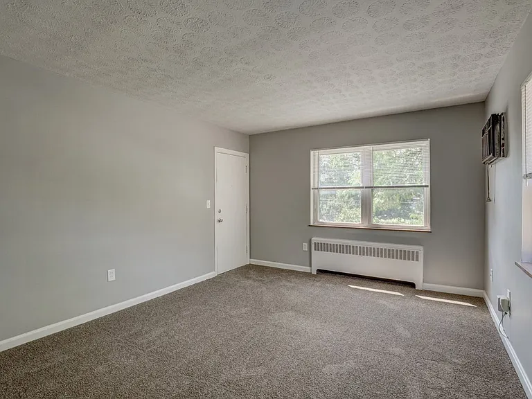 1672 Llanfair Ave #3 — Photo 7
