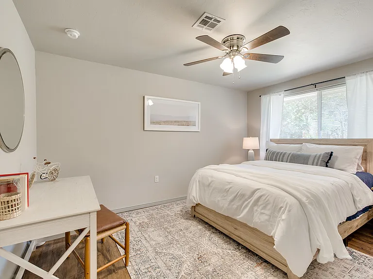 2841 Cambridge Ct — Photo 20