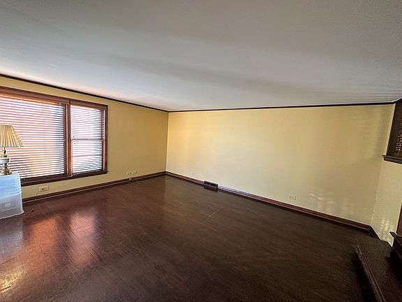 3rd image of 10308 Laramie Ave
