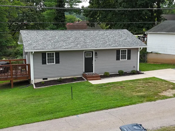 1101 Gearhart Rd SE, Roanoke, VA 24014