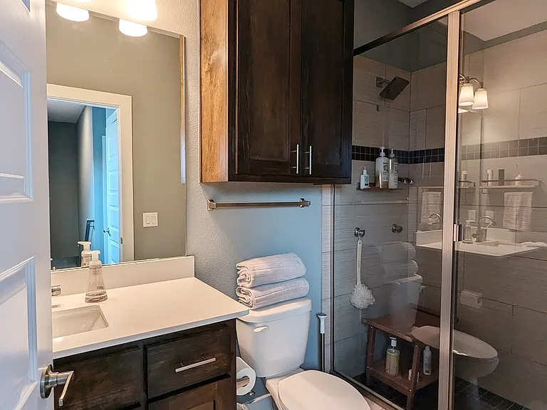 7612 Providence Ave #B — Photo 16