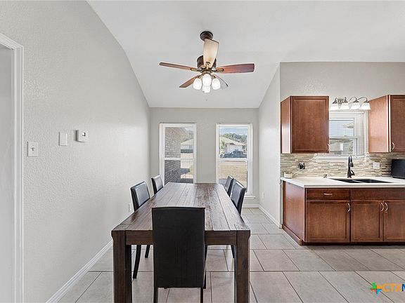 5th image of 905 Northern Dancer Dr