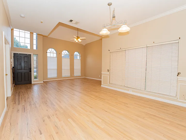 669 Nottingham Dr — Photo 14