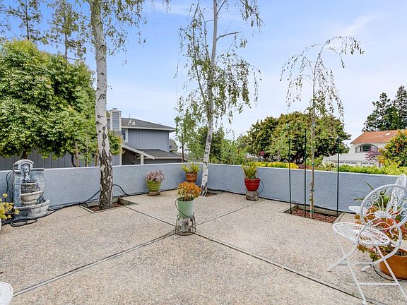 5th image of 44544 Parkmeadow Dr