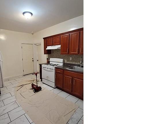 4th image of 74 Chestnut St APT 1