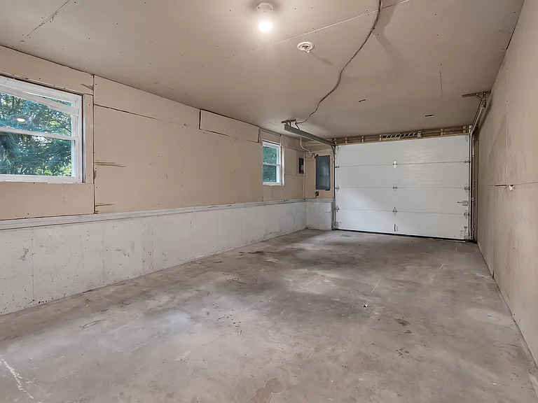 587 Central Ave — Photo 32