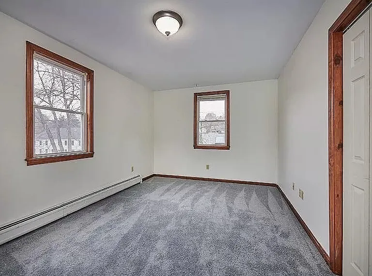 240 State St — Photo 3