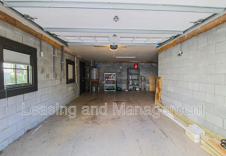13 Corinne St — Photo 18
