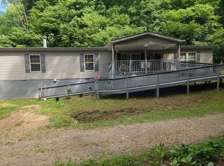 342 Frog Pond Rd, Inez, KY 41224