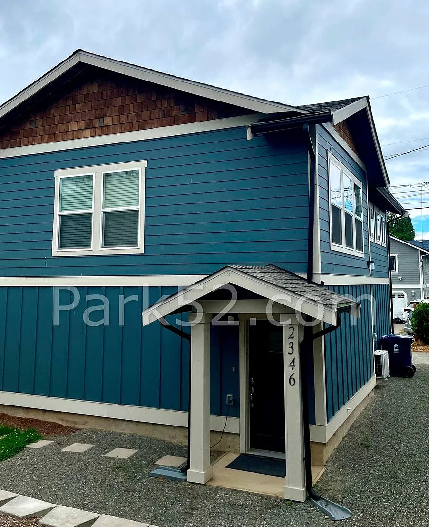 2 Bedroom ADU Unit in Tacoma with 1 Garage Parking Spot and A/C! — Photo 2