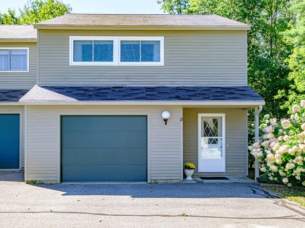 15 Fairway Drive #15, Brunswick, ME 04011