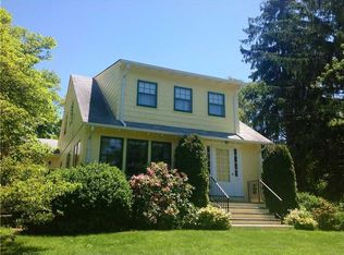 14 Ridge Rd, Bristol, RI 02809