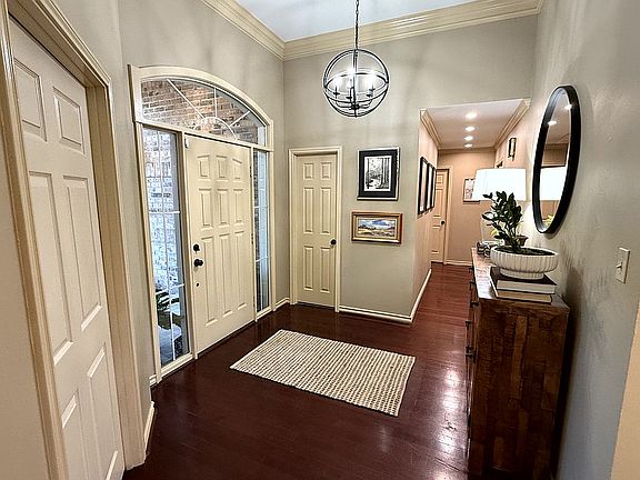5th image of 14 Stoneridge Cir