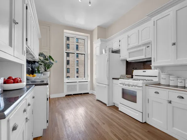 390 West End Avenue 6H image 3 of 9
