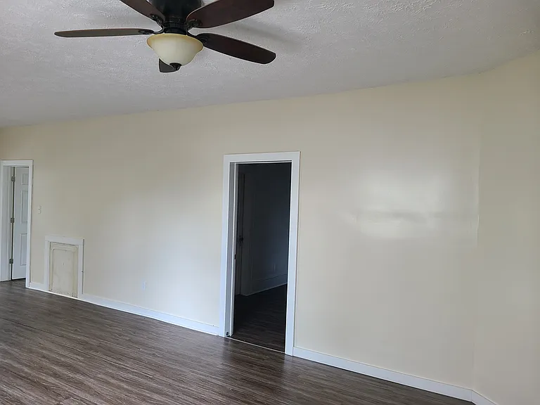 110 Summers St — Photo 16