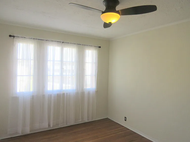 6022 W 8th St #5 — Photo 14