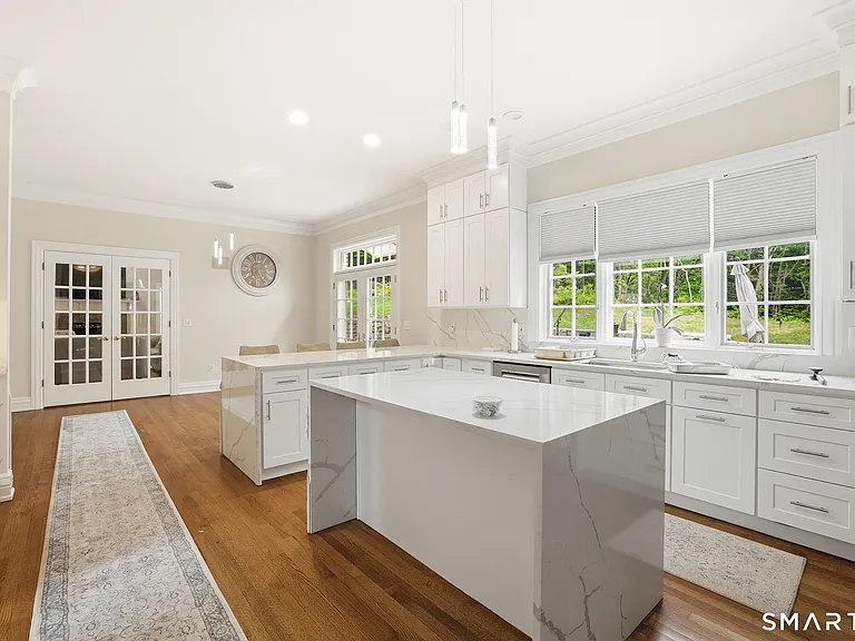 18 W Haviland Ln — Photo 9