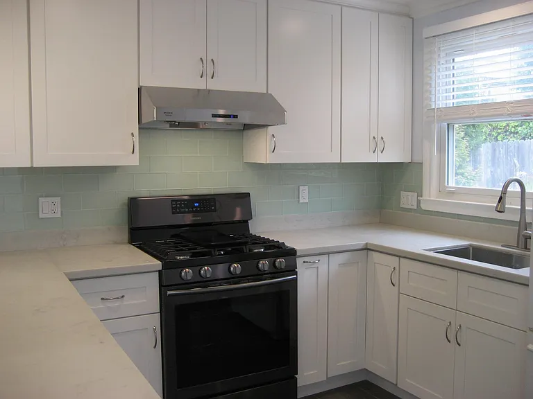 77 Forest Grove Dr — Photo 6