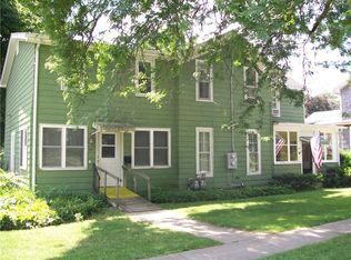 39 Myrtle St, Le Roy, NY 14482