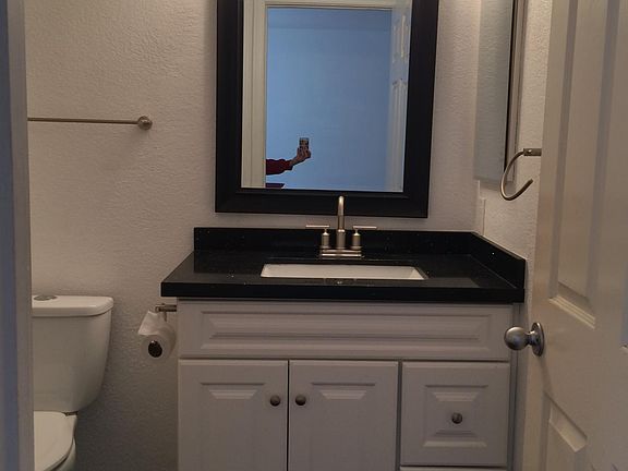 4th image of 2828 Famosa Blvd Unit 109