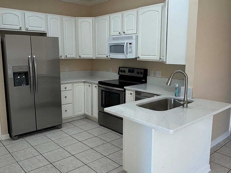 395 Makenzie Ln #395 — Photo 8