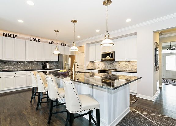 3rd image of 358 Donnelley Pl
