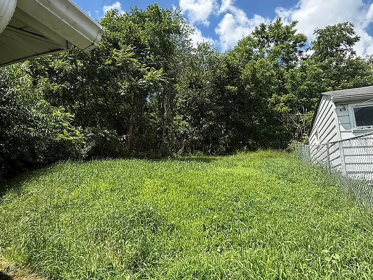 802 Western Ave — Photo 10
