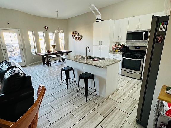 4th image of 776 Lemington St