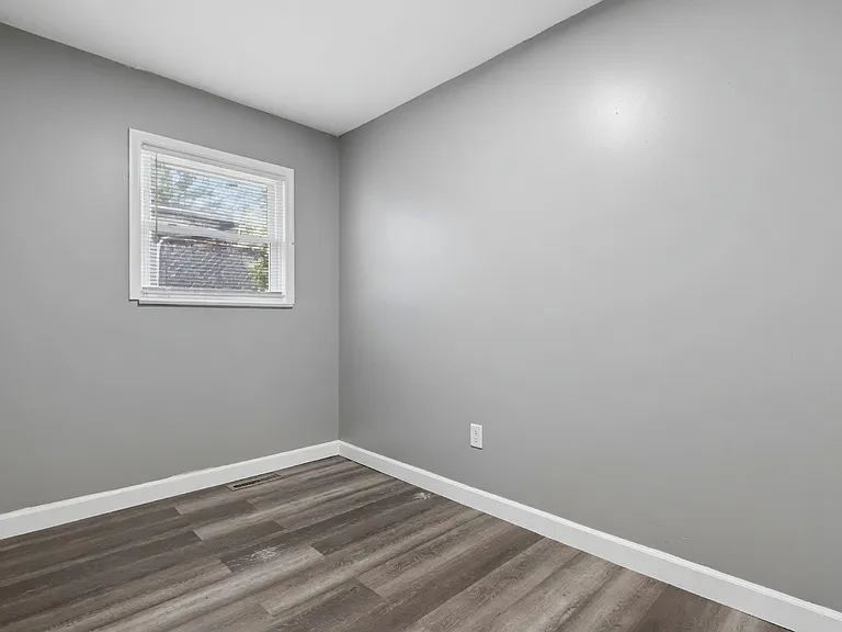 382 S Hague Ave #MAIN — Photo 1