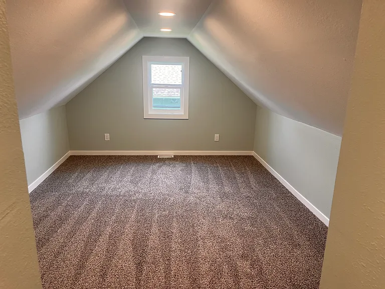 10936 Toledo St — Photo 16