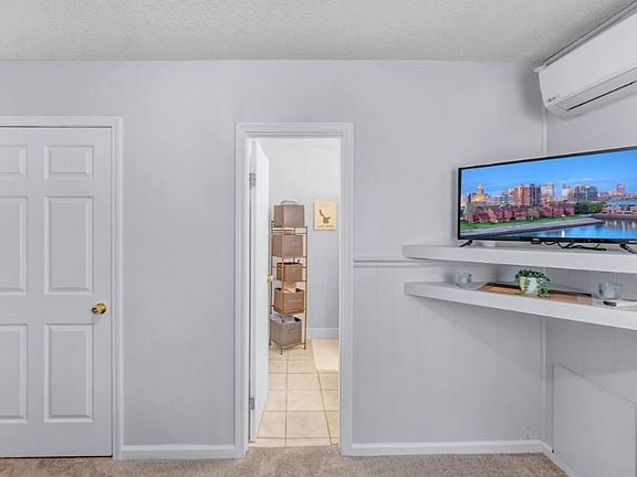 4th image of 3786 Broadway St Unit 5
