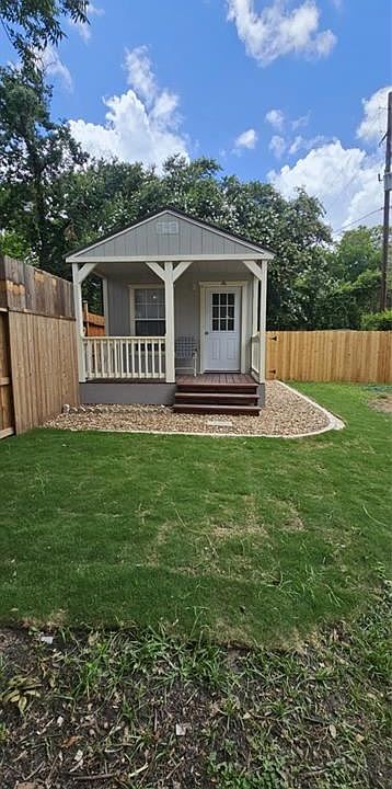 1st image of 5602 Dahlia Ln